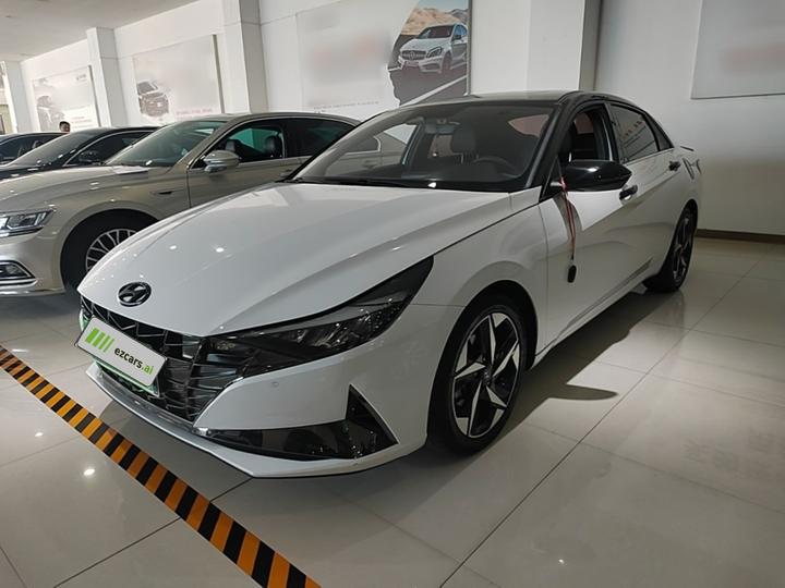 Elantra 2022 240TGDi DCT LUX Premium