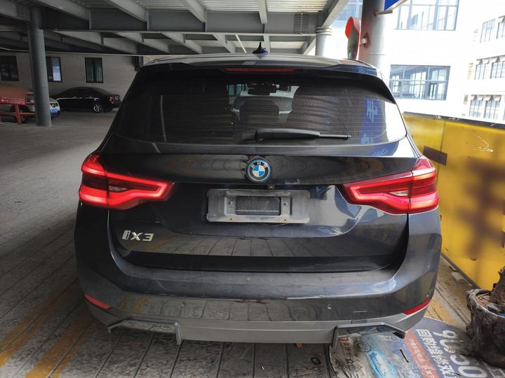 iX3 2021 Facelift Leading photo 3