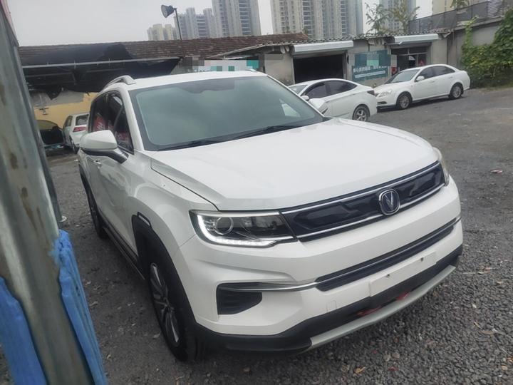CS35PLUS 2019 1.6L AT photo 3