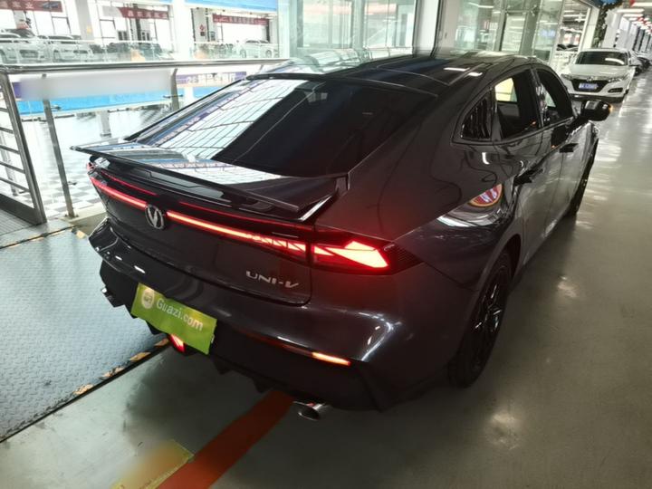 UNI-V 2023 1.5T Premium photo 4