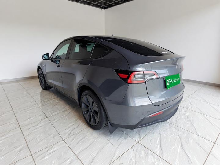 Model Y 2024 RWD photo 4