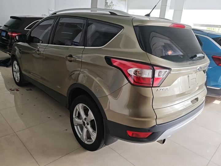 Kuga 2017 EcoBoost 180 RWD photo 4