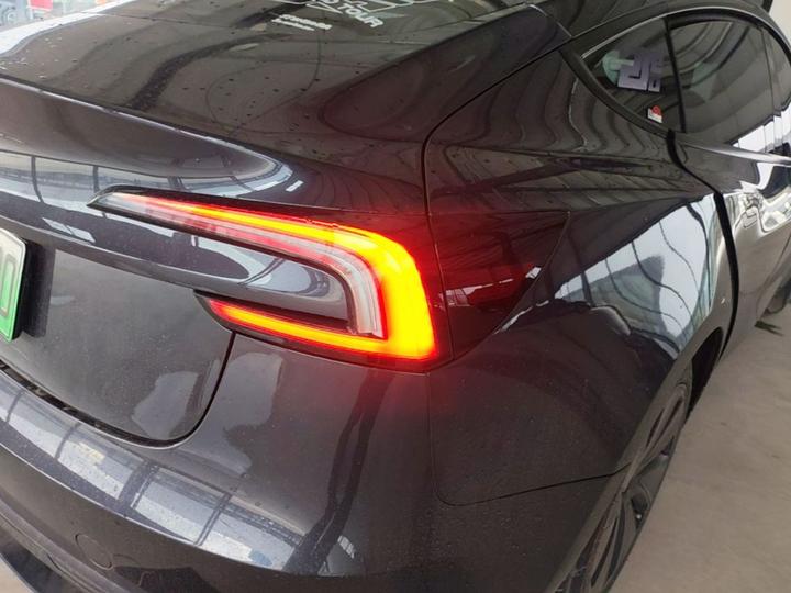 Model 3 2023 RWD photo 7