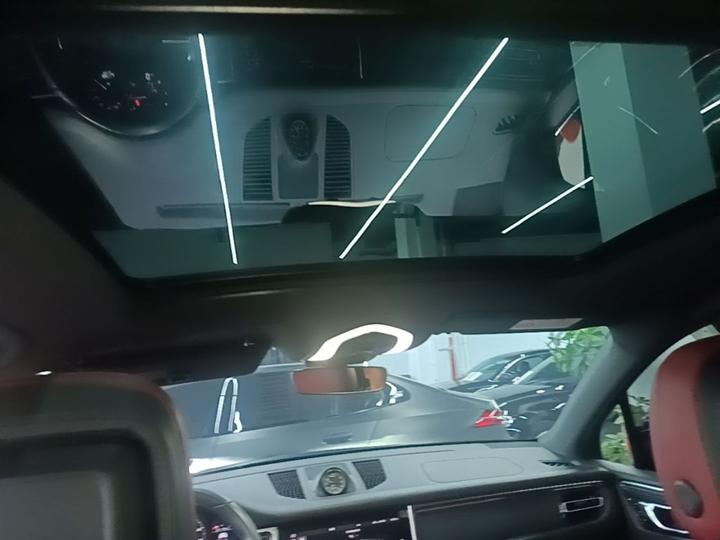 2022 Macan 2.0T photo 7
