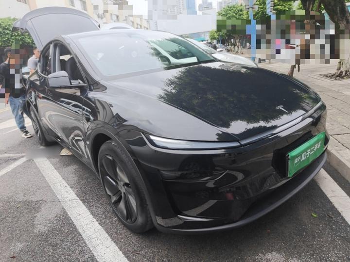 Model Y 2025 RWD photo 3
