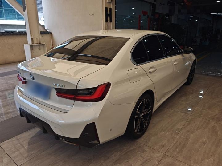 3 Series 2024 325i M Sport Package photo 4