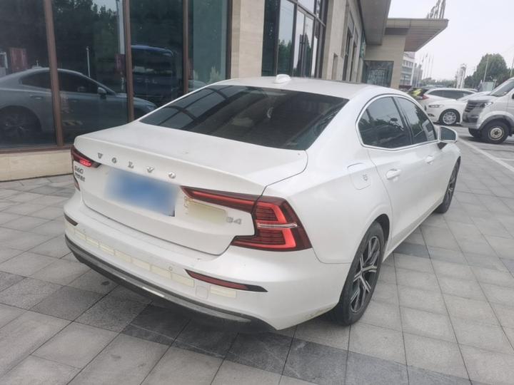 S60 2023 B4 Luxury photo 4