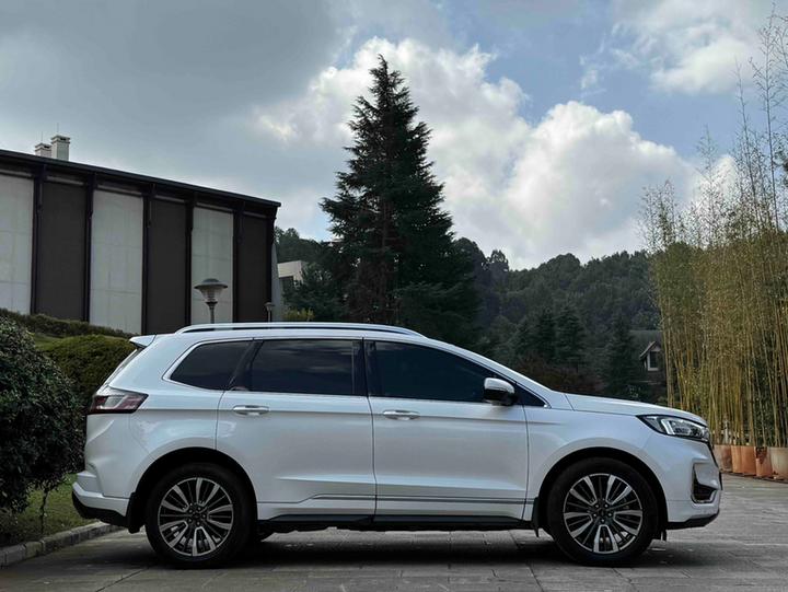 Edge 2021 PLUS EcoBoost 245 RWD 7-Seater photo 5