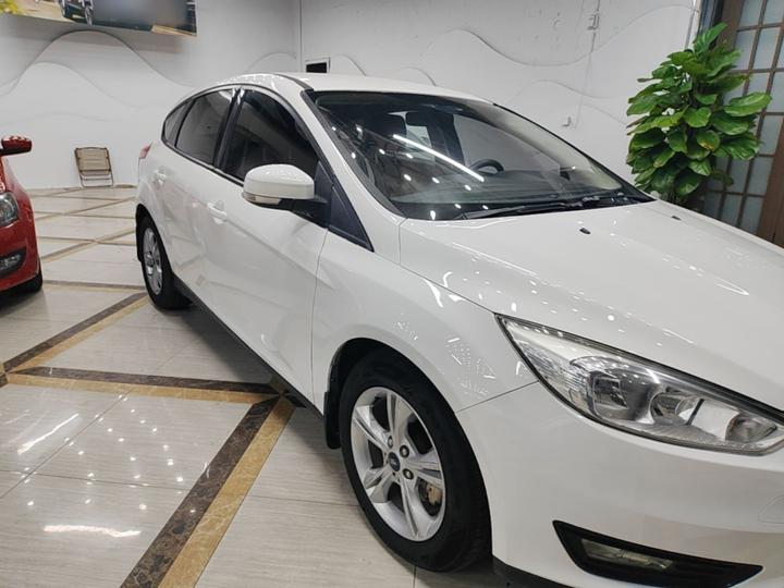 Focus 2017 Hatchback 1.6L AT Comfort photo 3