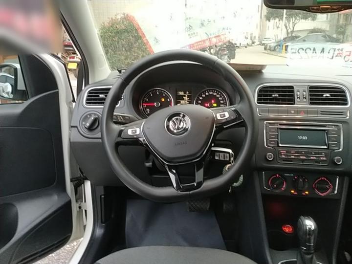 Polo 2016 1.6L AT Comfort photo 6