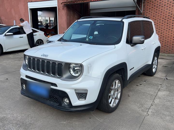 Renegade 2019 220T AT Elite