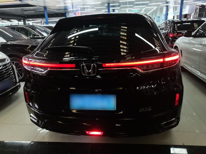 UR-V 2020 370TURBO RWD photo 3