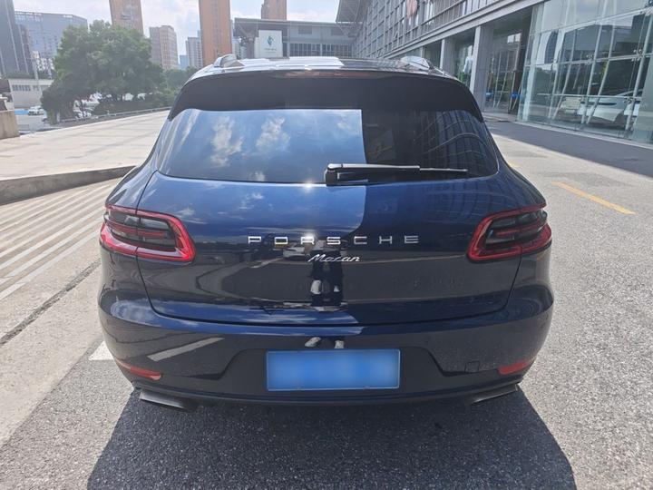 2017 Macan 2.0T photo 3