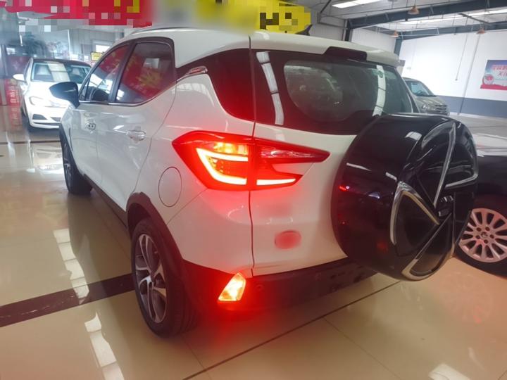 Yuan 2016 1.5L MT Premium photo 4