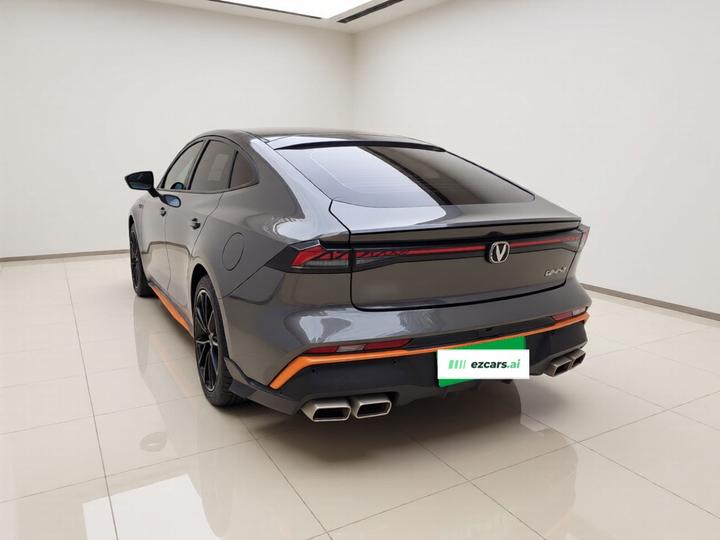 UNI-V 2024 1.5T Premium Sport photo 4