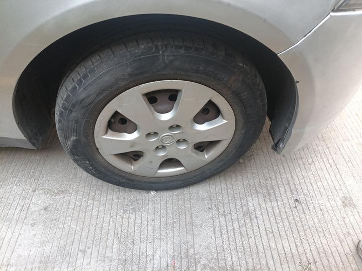 2015 XL 1.5L MT photo 8