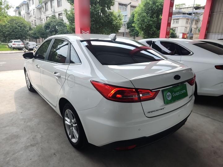 Escort 2019 1.5L AT photo 4