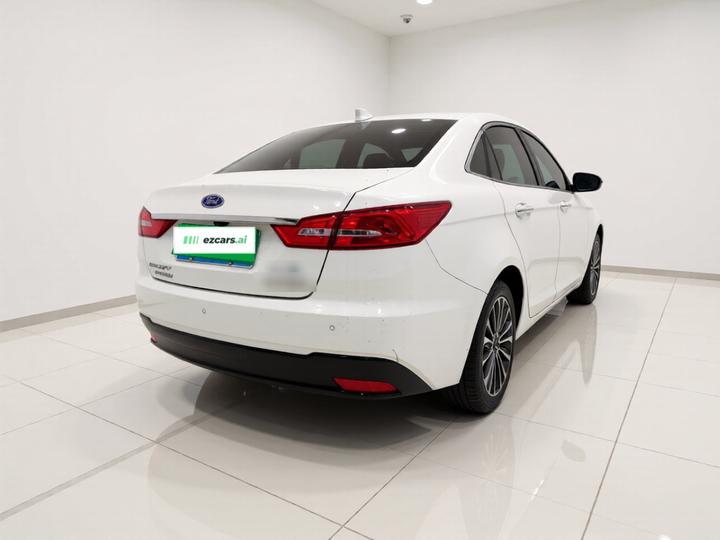 Escort 2019 Facelift 1.5L AT China VI photo 6