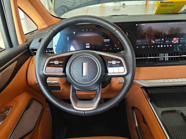 2023 AWD Flagship photo 7