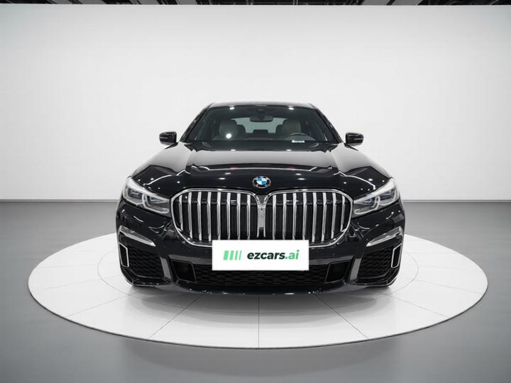 7 Series 2021 740Li Leading M Sport Package photo 2