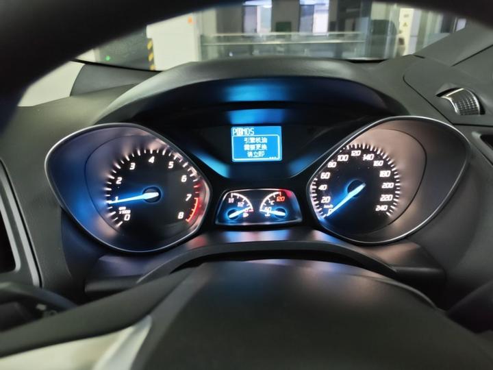 Kuga 2013 1.6L GTDi RWD Comfort photo 7