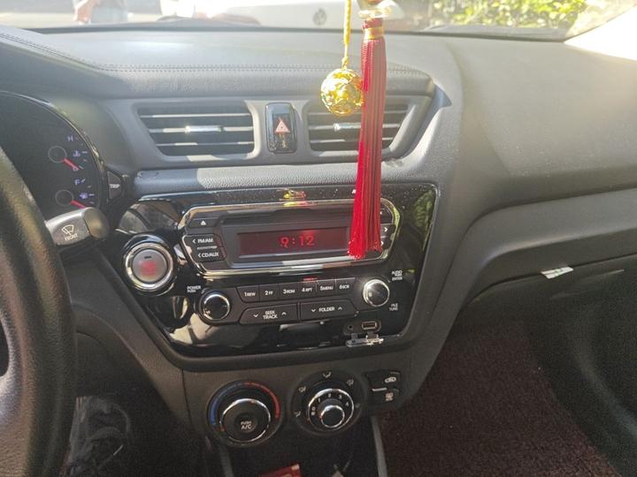 K2 2012 Sedan 1.6L AT Premium Anniversary Edition photo 5