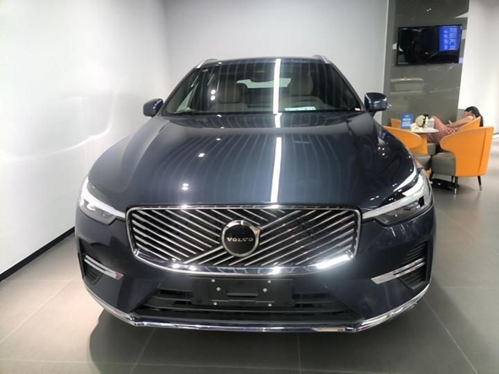 XC60 2026 B5 AWD Luxury photo 2