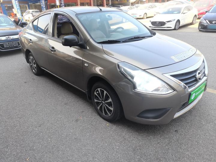 2015 1.5XE CVT Comfort photo 3