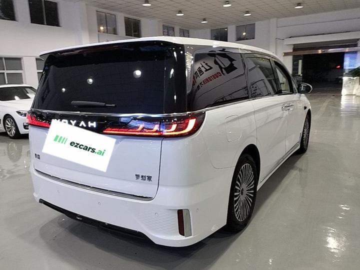 Voyah Dreamer 2025 PHEV AWD Premium Qiankun photo 4