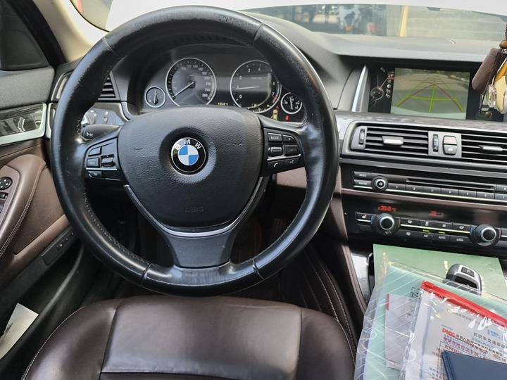 5 Series 2014 525Li Luxury Design Package photo 3