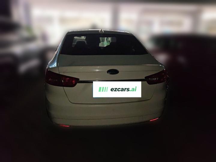 Escort 2015 1.5L AT Comfort photo 5