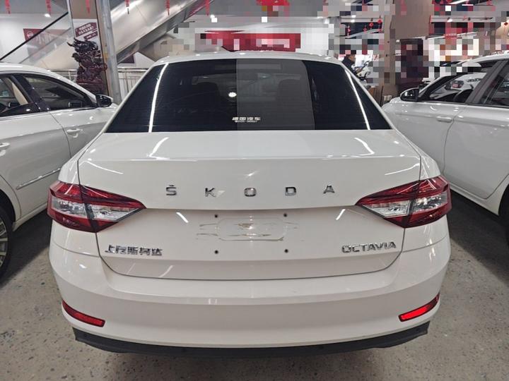 Octavia 2022 1.5L AT Comfort photo 5