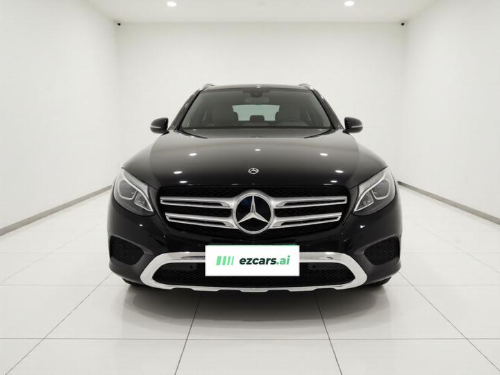 GLC 2017 GLC 200 4MATIC photo 2