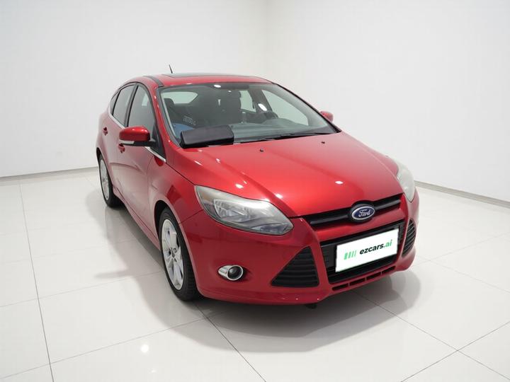 Focus 2012 Hatchback 2.0L MT Luxury Sport photo 3