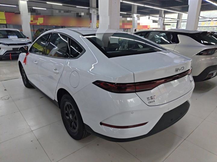 Qin PLUS 2026 DM-i 128KM Progressive photo 4