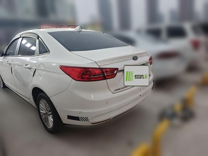 Escort 2017 1.5L MT Comfort photo 4