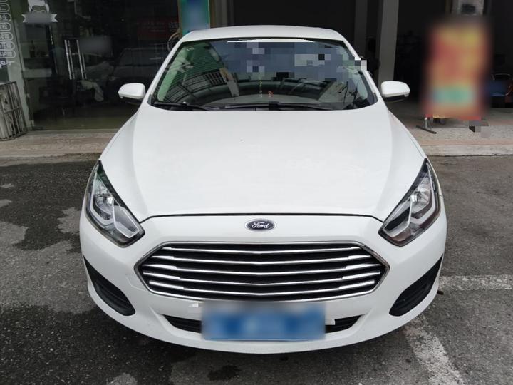 Escort 2017 Facelift 1.5L MT Comfort photo 2