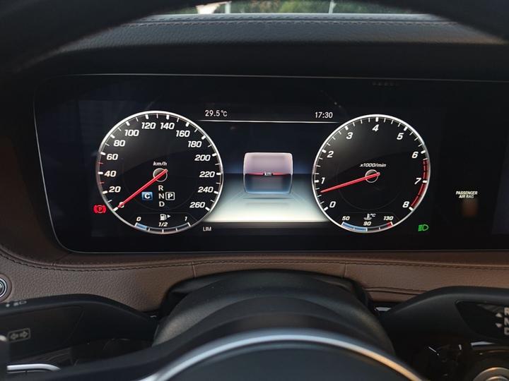 Maybach S-Class 2019 S 450 4MATIC photo 4