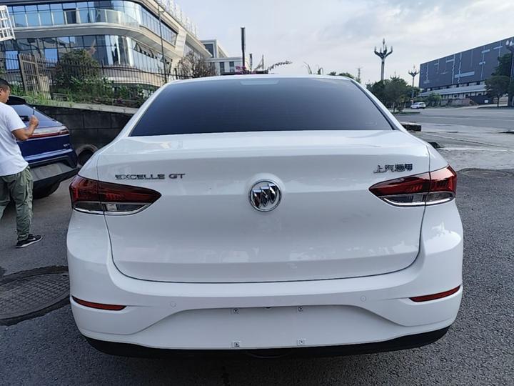 Excelle 2021 Facelift Classic 1.5L AT Progressive photo 3