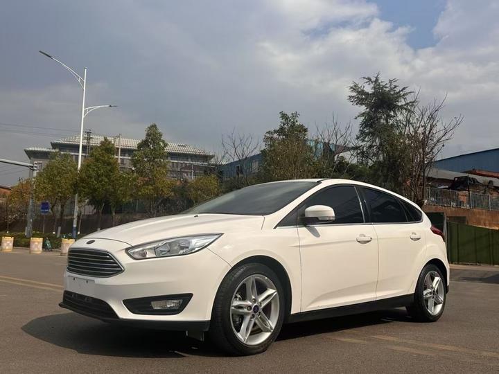 Focus 2020 Hatchback Classic 1.5L AT