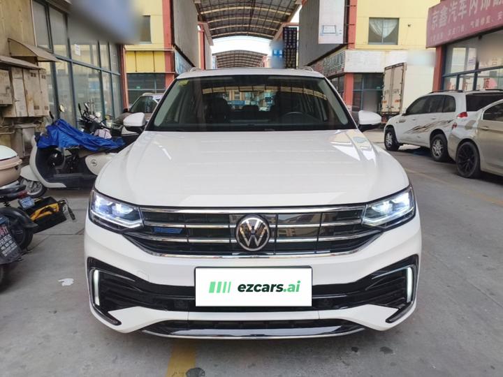 Tiguan L EV 2022 430PHEV PHEV Premium photo 2