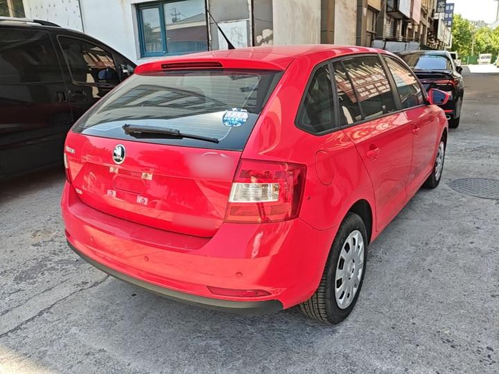 Rapid Spaceback 2016 Facelift 1.6L AT photo 4