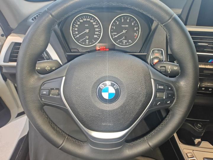 1 Series Imported 2016 120i Leading photo 6