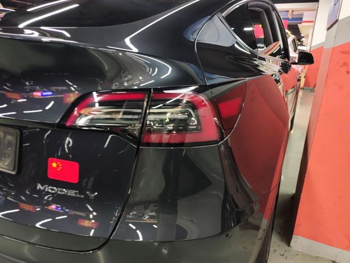 Model Y 2024 RWD photo 7