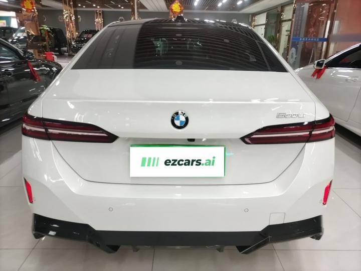 5 Series 2024 530Li Leading M Sport Package photo 5