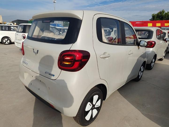 Hongguang MINIEV 2025 4th Gen 4-Door Advanced photo 6