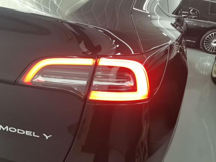 Model Y 2023 RWD photo 7