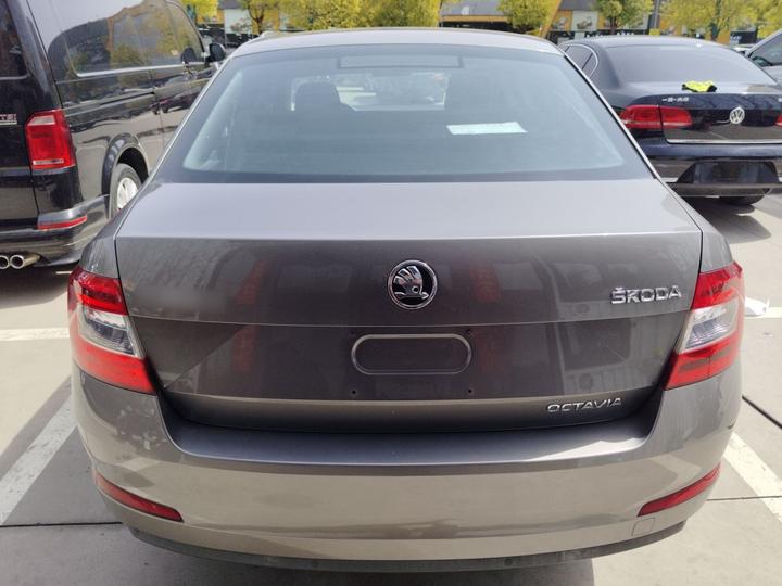 Octavia 2015 1.6L AT photo 3