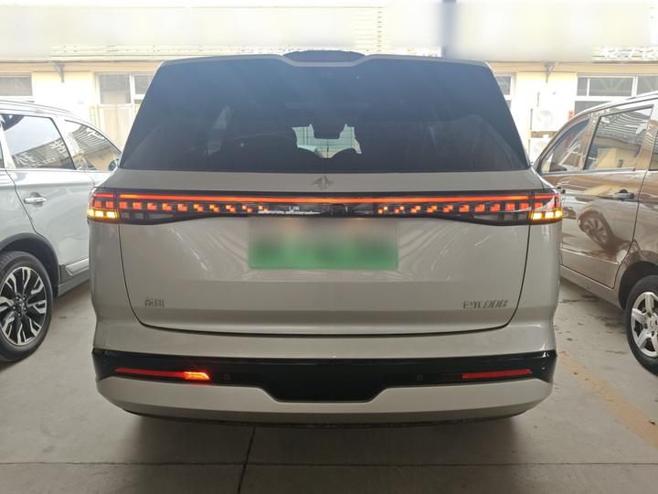 Yipai eπ008 2024 210Max EREV 6-Seater photo 3
