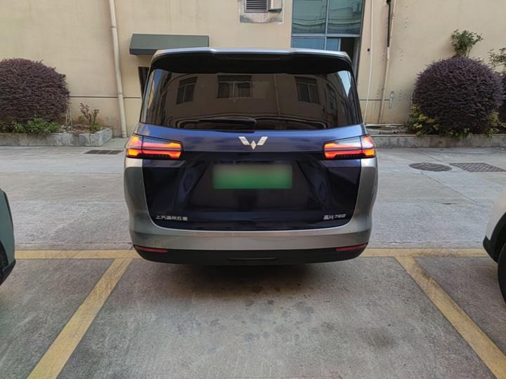 730 EV 2025 125km Luxury photo 3